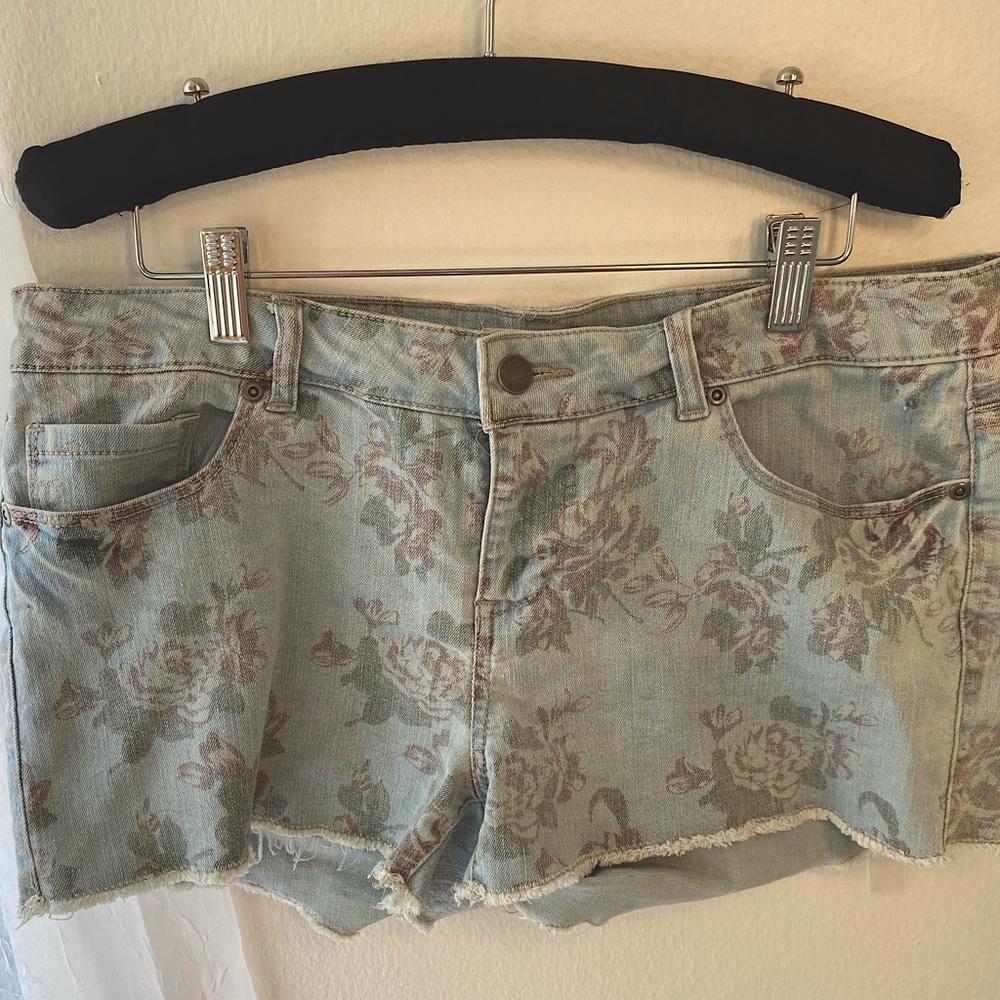 Flower printed jean shorts